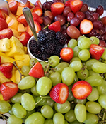 Image of a fruit tray that can be served a funeral reception